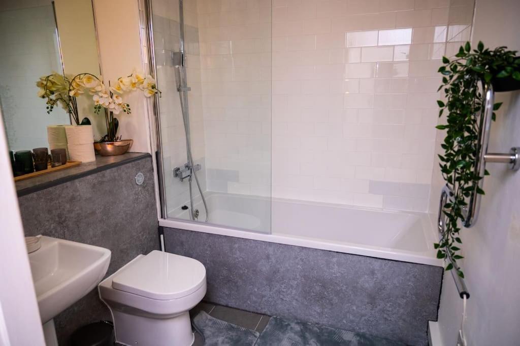 2 Bed Apt In Leeds City Centre Exterior photo