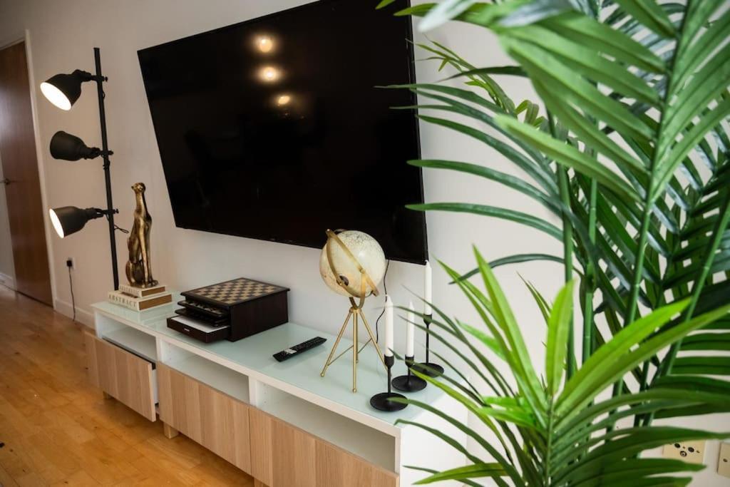 2 Bed Apt In Leeds City Centre Exterior photo
