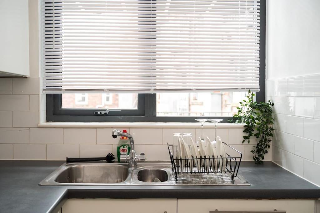 2 Bed Apt In Leeds City Centre Exterior photo